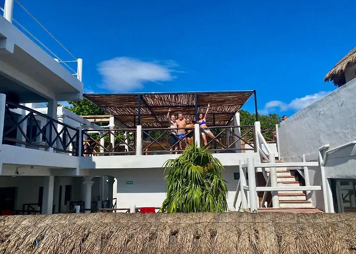 Hostal Why Not Rooftop Party Playa del Carmen